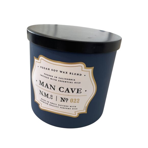 Leoben Co Man Cave No 22 Scented Candle 17 Oz Vegan Soy Wax Blend Navy Blue Gift - Picture 1 of 6